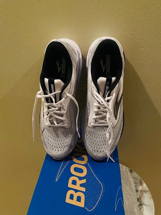 Brooks adrenaline GTS 24 size 14 Brooks Men's White and Black Athletic Shoes - Picture 2 of 8